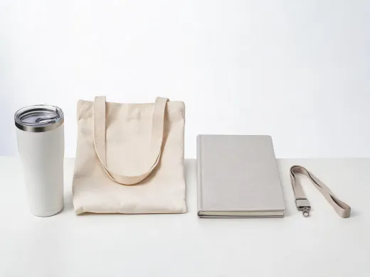 Corporate gift set with tote and drinkware